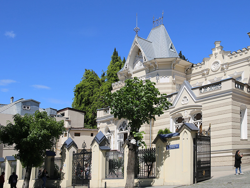 کاخ هنر از معماری در تفلیس