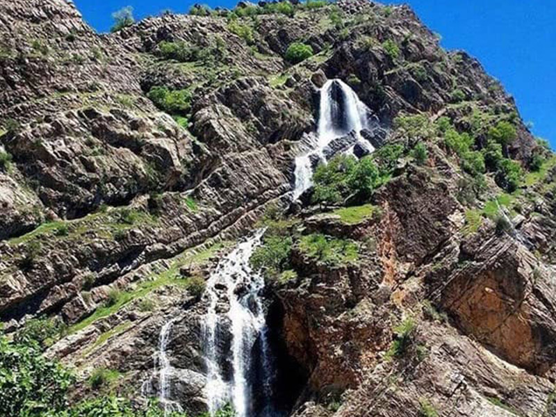 آبشار هنی کلا خرم آباد از آبشار های لرستان