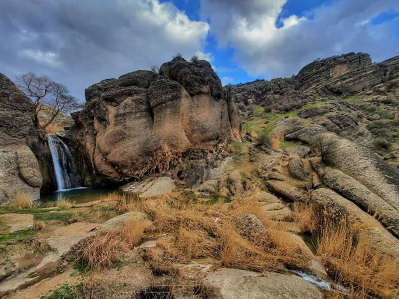 آبشار طلایی خرم آباد از آبشار های لرستان