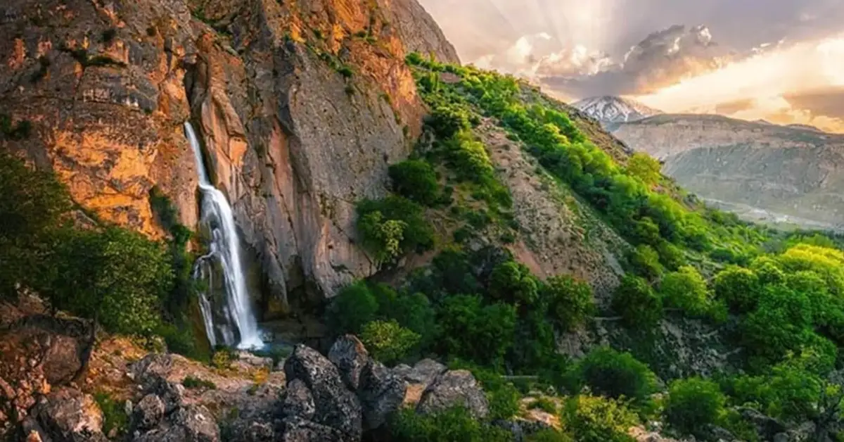 آبشار شاهاندشت