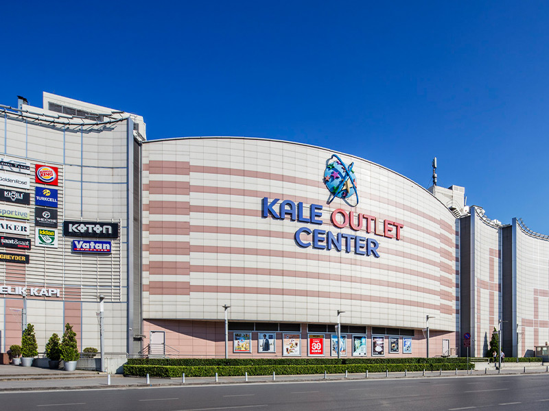 اوت لت استانبول Kale Center