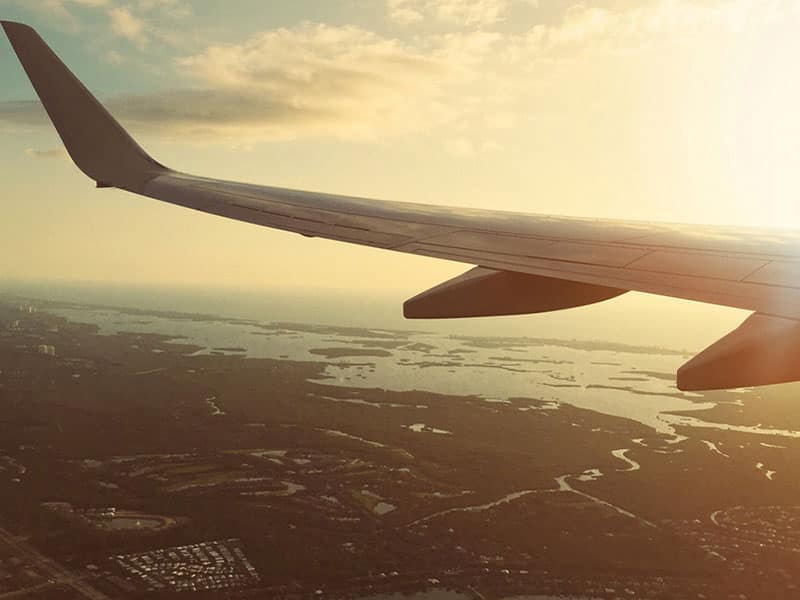 بلیط هواپیما ارزان کیش را کی بخریم؟ - الی گشت