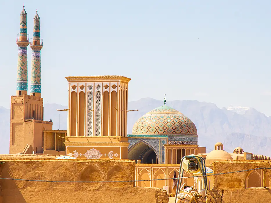 شهر یزد - مقایسه شیراز و یزد