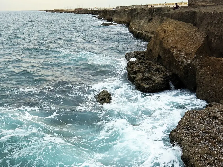 ساحل صخره ای چابهار