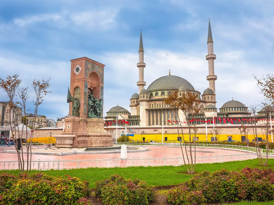 میدان تکسیم