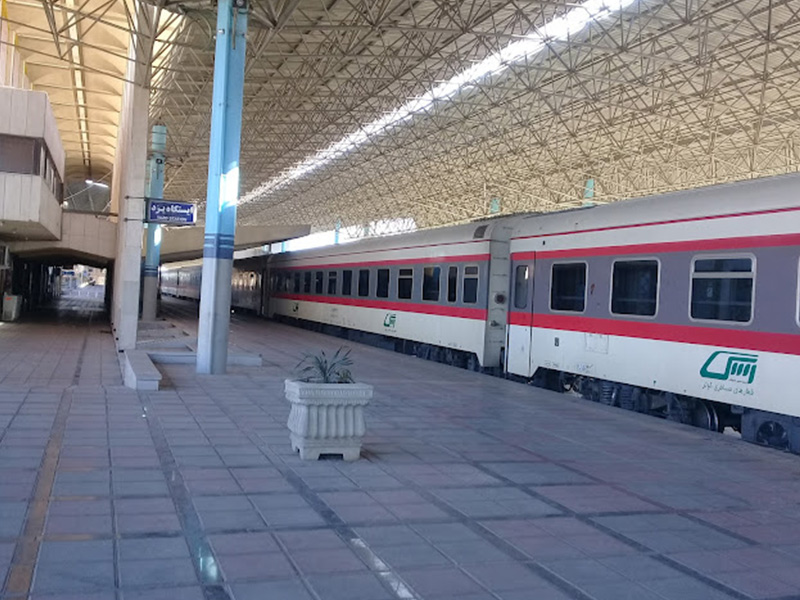 ایستگاه راه آهن یزد - الی گشت