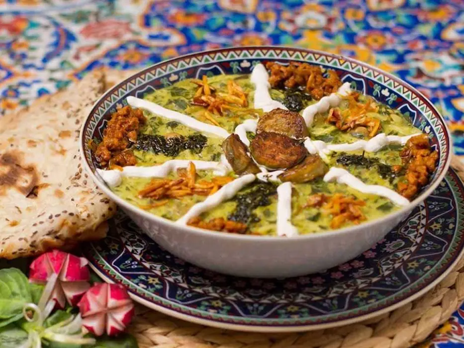 آش شوربای سبزی