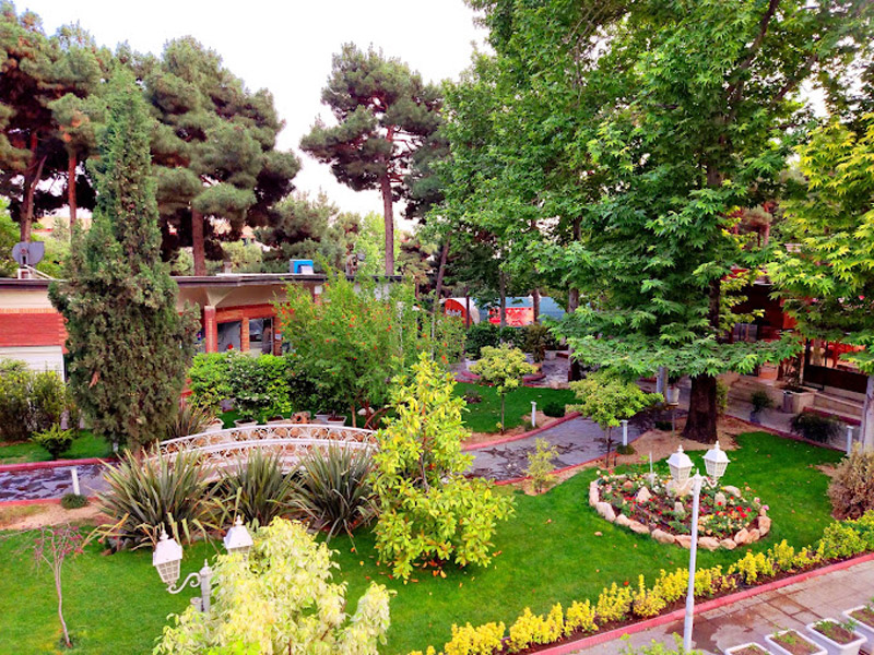 هتل باغ بلوط تهران - الی گشت
