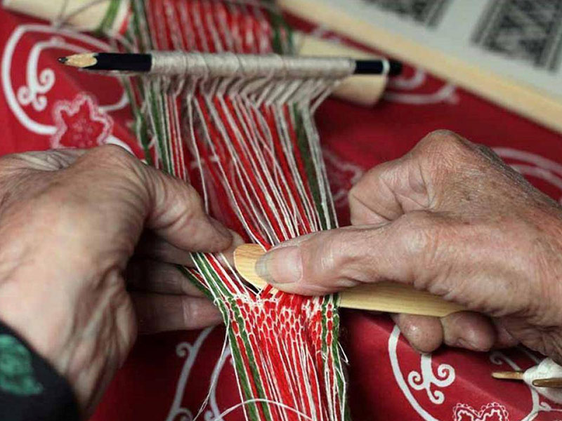 ابریشم‌بافی، هنر سنتی مردم گرگان - الی گشت