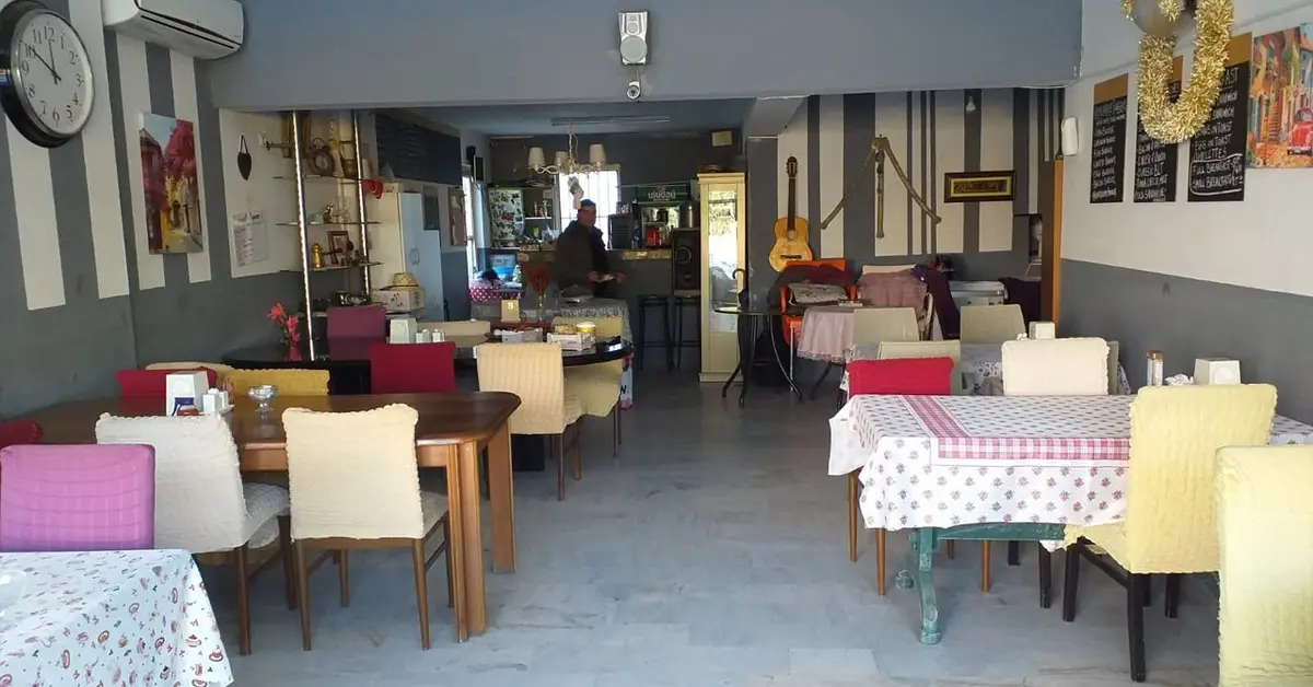 کافه رستوران دژاوو (Déjà vu restaurant)