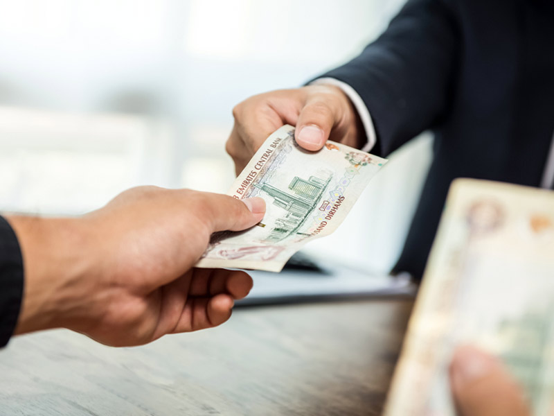 استفاده از پول نقد در دبی - الی گشت