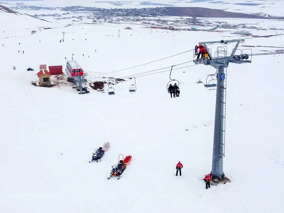 پیست اسکی آبالی وان - تفریحات وان
