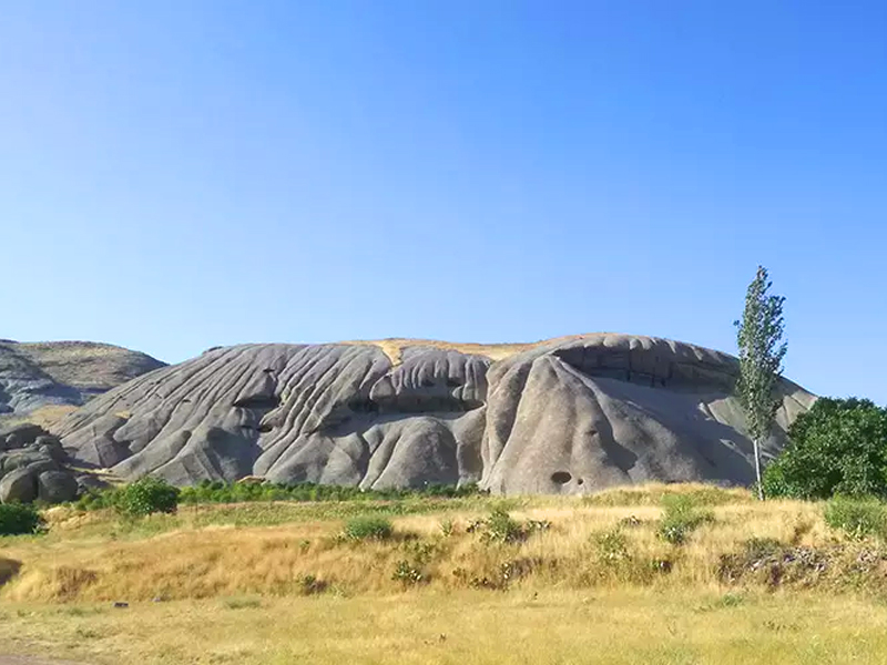 معرفی ایوان سنگی نیاق - الی گشت