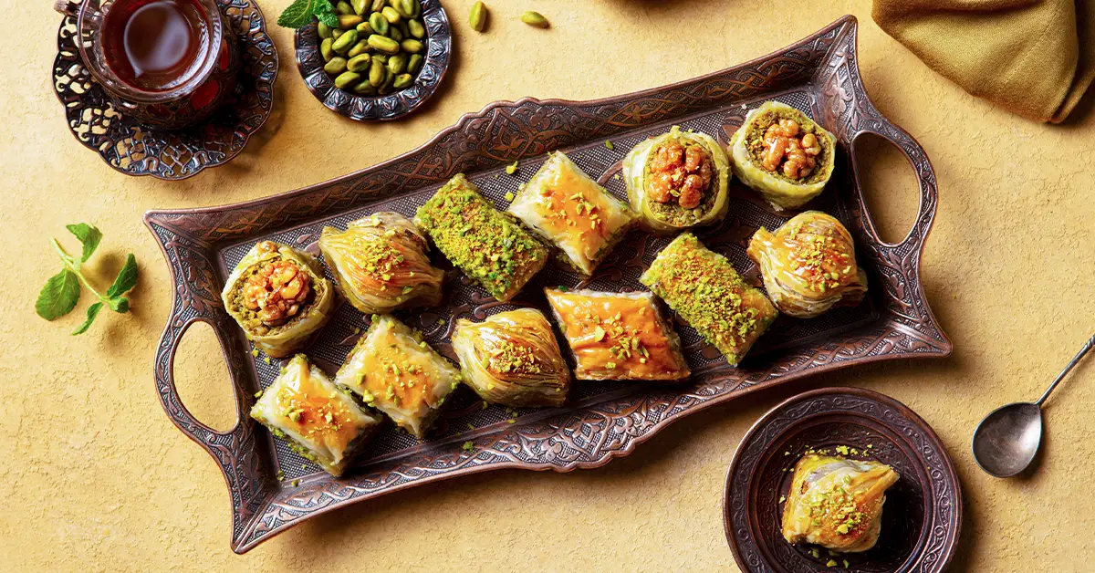 باقلوا و شیرینی‌ های محلی وان