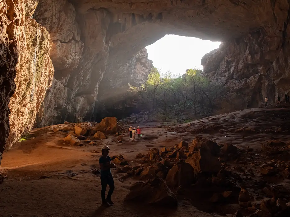غار آکمشیت (Akmeshit cave)
