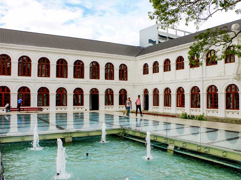 مرکز خرید Arcade Independence Square - الی گشت
