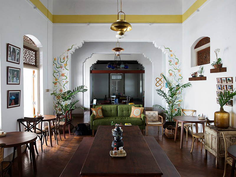 کافه کومبوک - Cafe Kumbuk - الی گشت
