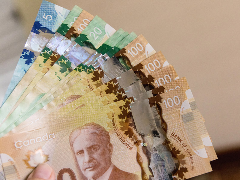 دلار کانادا (CAD) - الی گشت