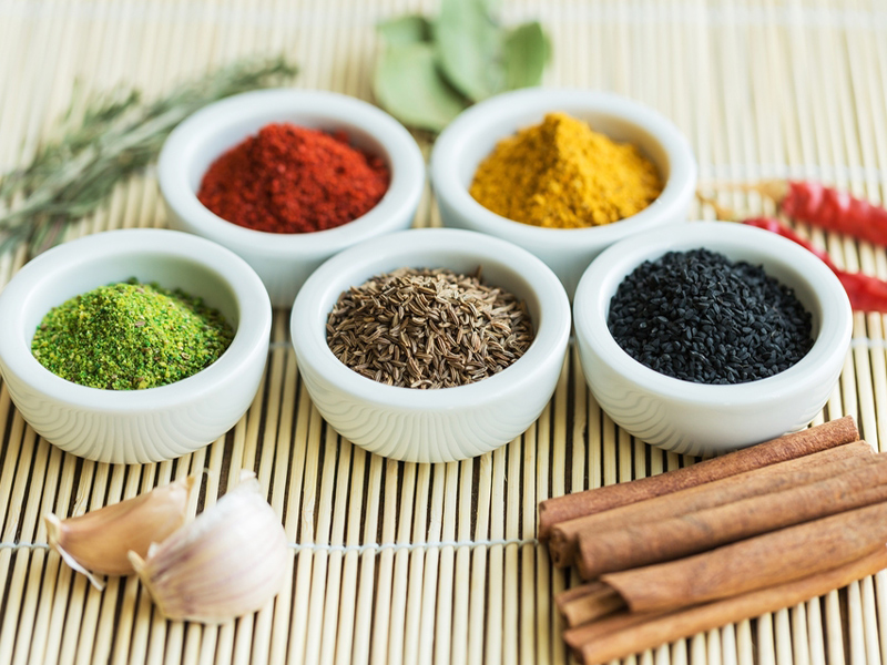 خرید ادویه های خوش رنگ و خوش طعم سریلانکا - الی گشت