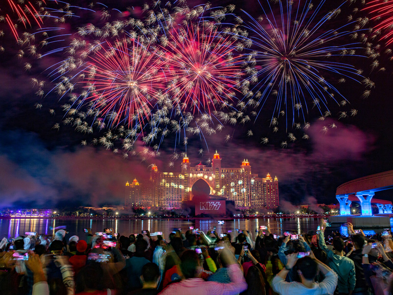 دلایل جذابیت جشنواره های تابستانی دبی - الی گشت