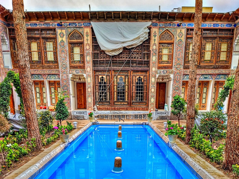 بوتیک هتل کاخ سرهنگ - الی گشت