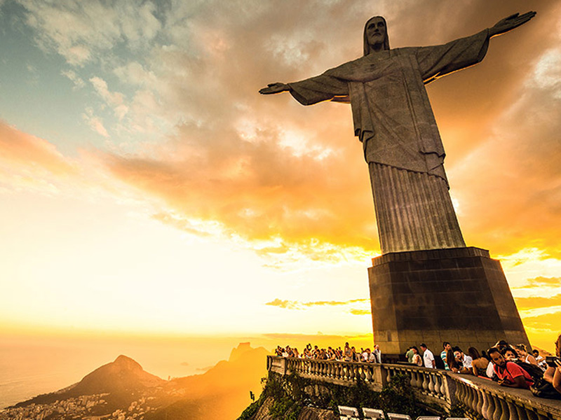 مجسمه مسیح منجی از دیدنی های برزیل در ریو دو ژانیرو - الی گشت