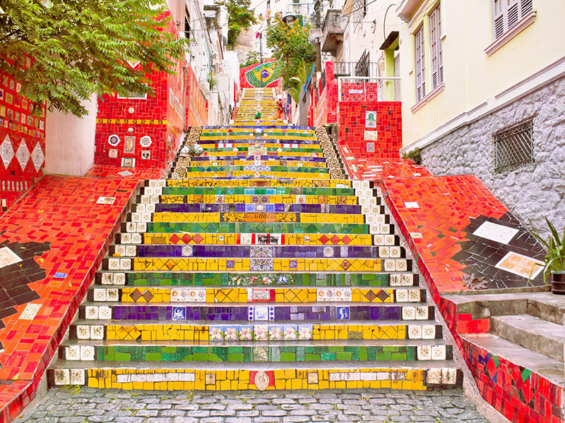 پله های سلارون یکی از جاذبه های گردشگری برزیل در ریو دو ژانیرو - الی گشت