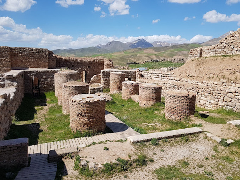 معبد آناهیتا