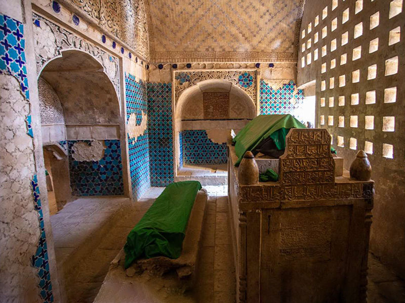 مقبره پیر بکران