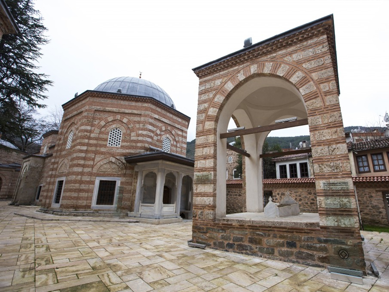مناره ییولی