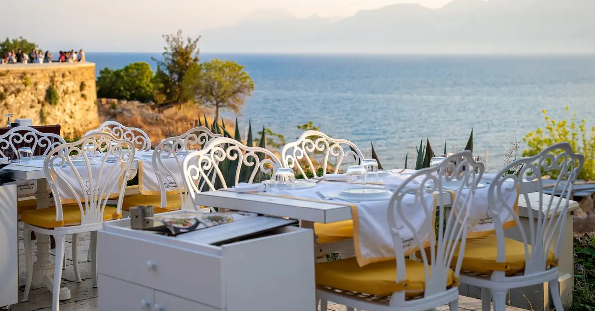Sauvignon Restaurant از خوش منظره ترین رستوران های آنتالیا