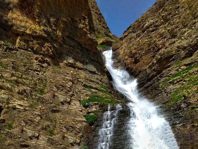 آبشار سیاه چشمان