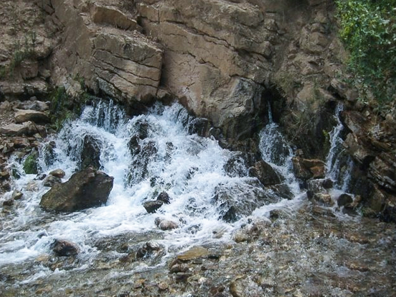 تنگه و آبشار روزیه سمنان