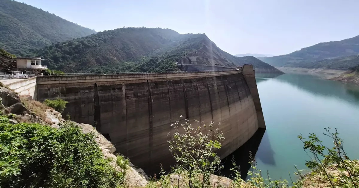 سد سلیمان تنگه - جاذبه های ساری