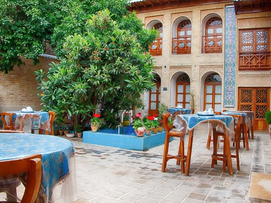اقامتگاه بوم گردی عمارت قوام الملک - بوم گردی شیراز
