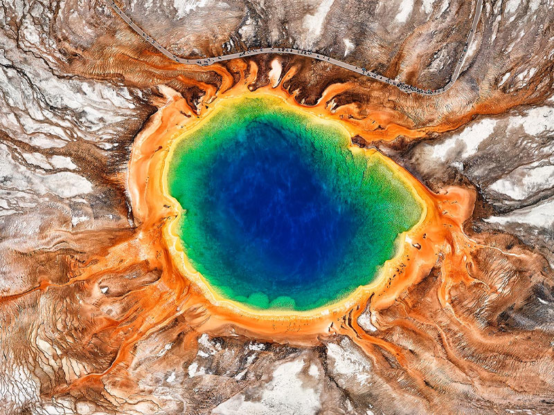 چشمه رنگین کمان