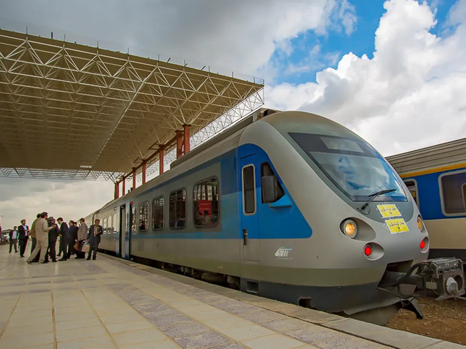 راه آهن همدان