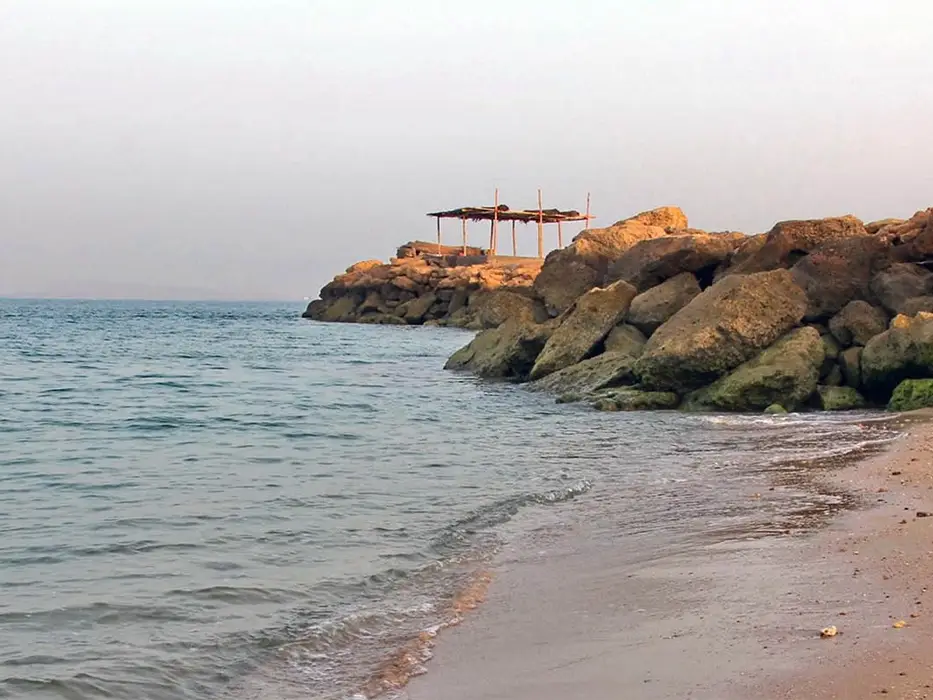 ساحل شیب دراز قشم 