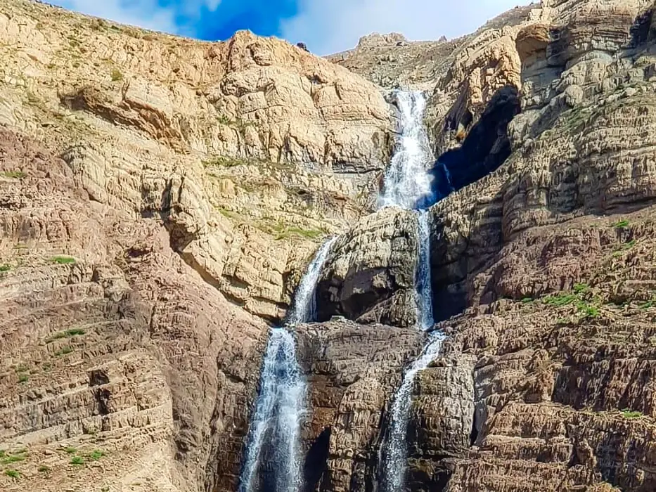 آبشار سوستون