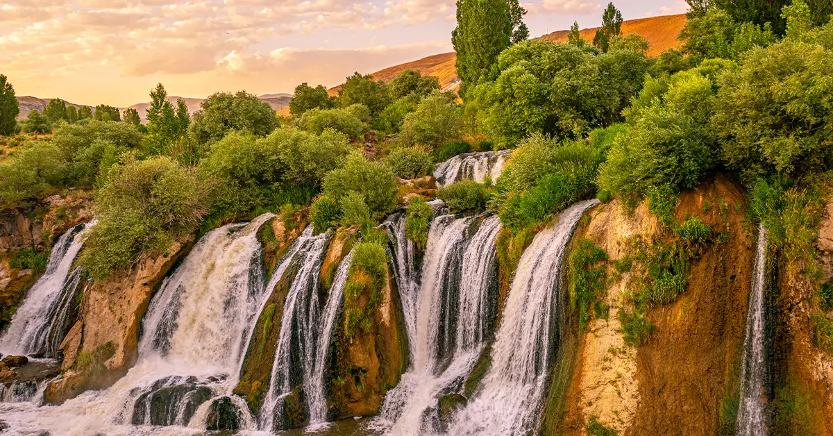 جاذبه های دیدنی وان که نباید از دست بدهید