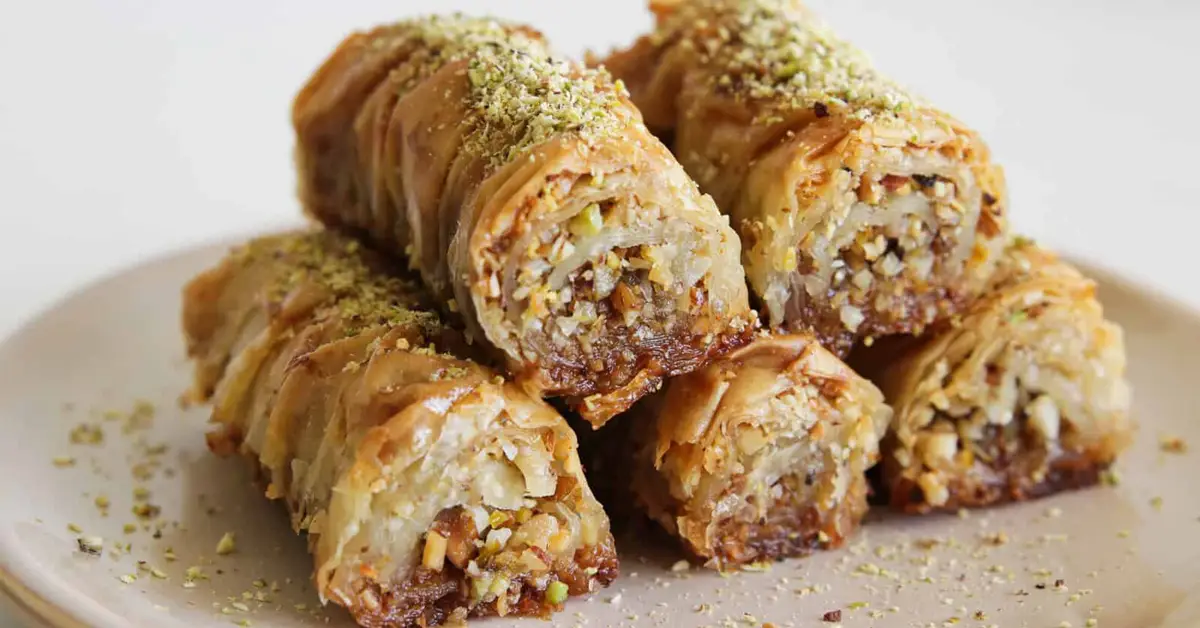 باقلوای ترکی از شیرینی های محبوب آنتالیا (Baklava)