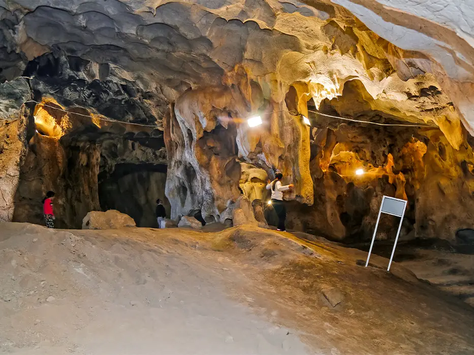 غار کارائین