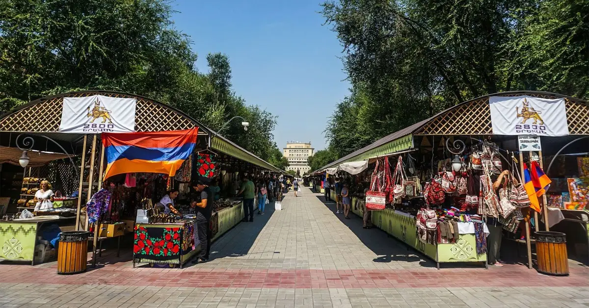 بازار ورنیساژ | Vernissage Market