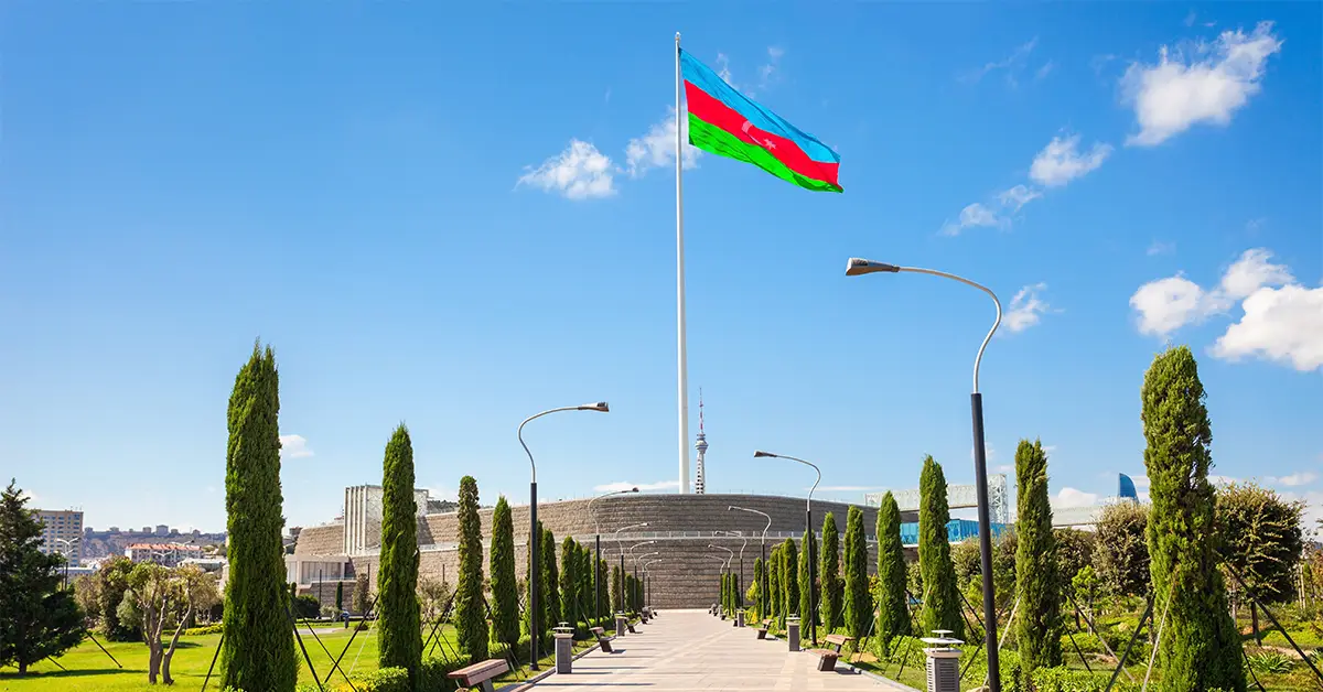 میدان ملی پرچم باکو - مکان های تفریحی باکو