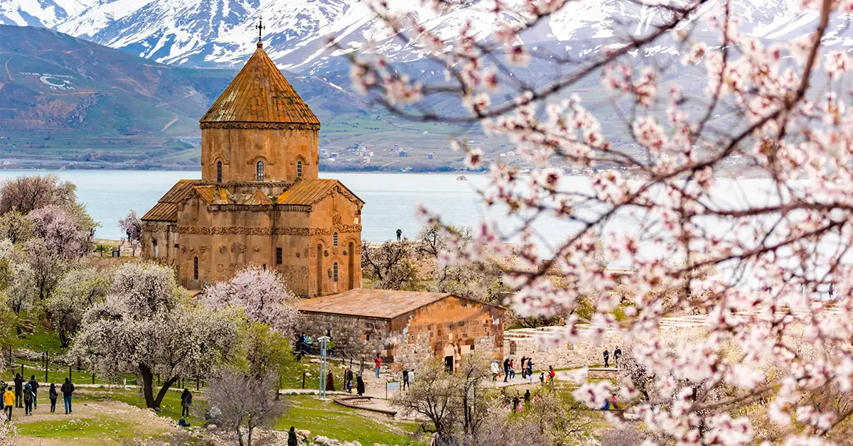 کلیسای صلیب مقدس جزیره آختامار - لوکیشن های عکاسی وان