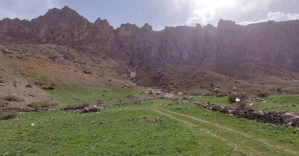 مسیر جنگلی دسترسی به آبشار هریجان
