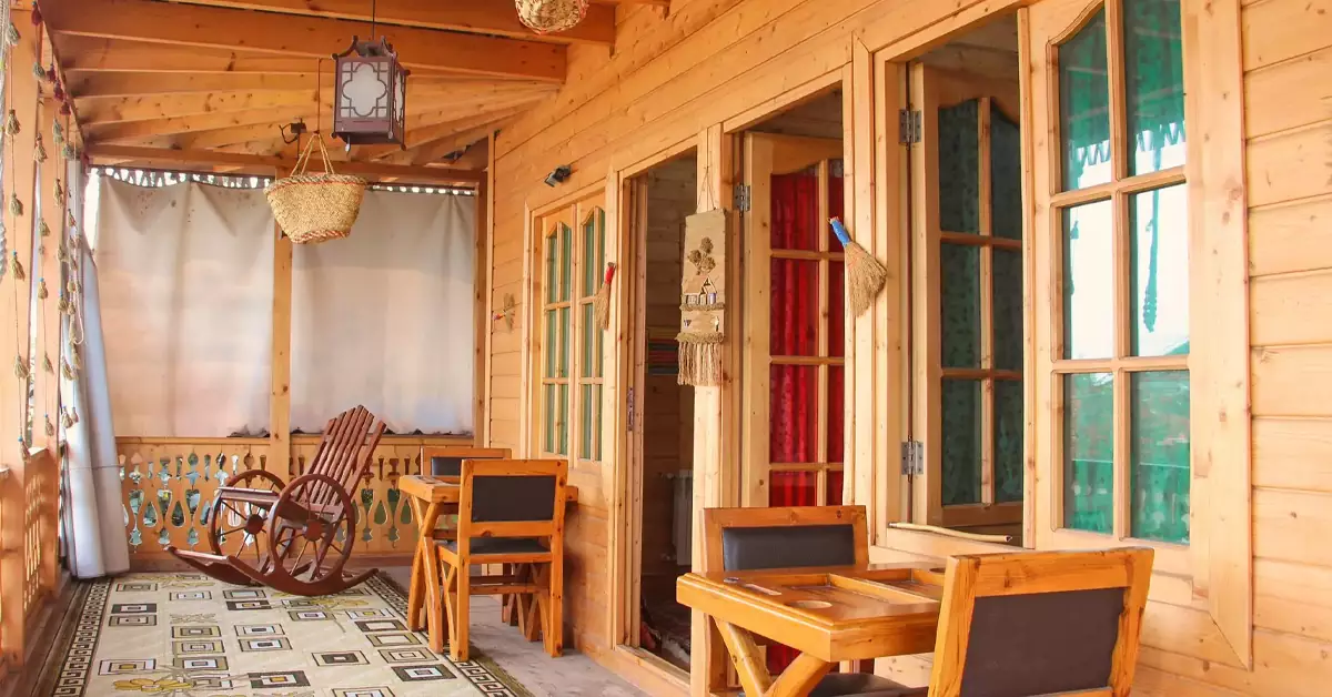 عمارت گیلان تاج - رزرو هتل های رشت از الی گشت