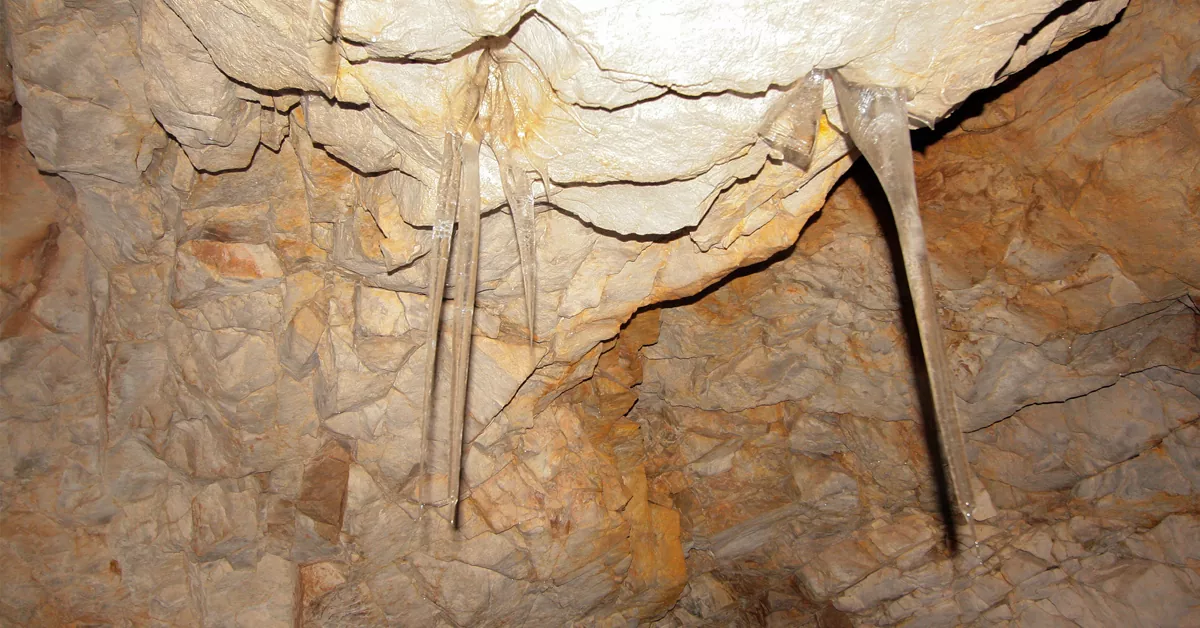غار یخ مراد