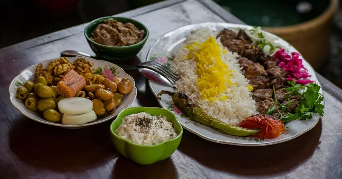 غذاهای محلی رشت - کته کباب (پلوکباب رشتی)