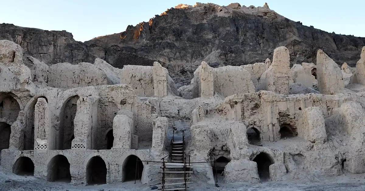 معابد خشتی کوه خواجه، تخت جمشید گمشده ایران